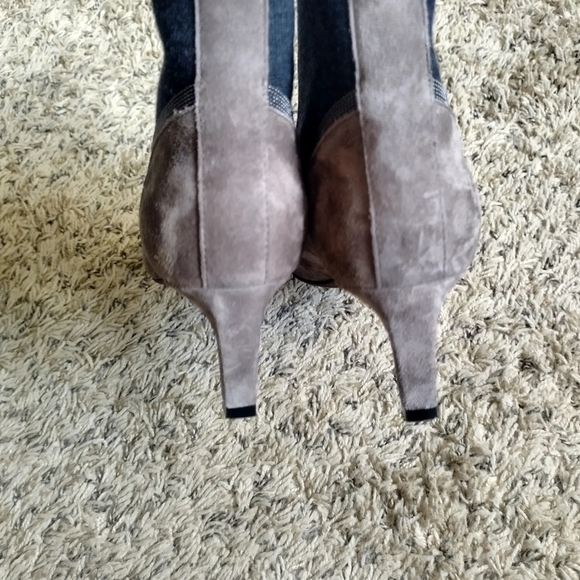 Brunello Cucinelli Suede Kitten-Heel Chelsea Ankle Boots sz 6 - Picture 7 of 8